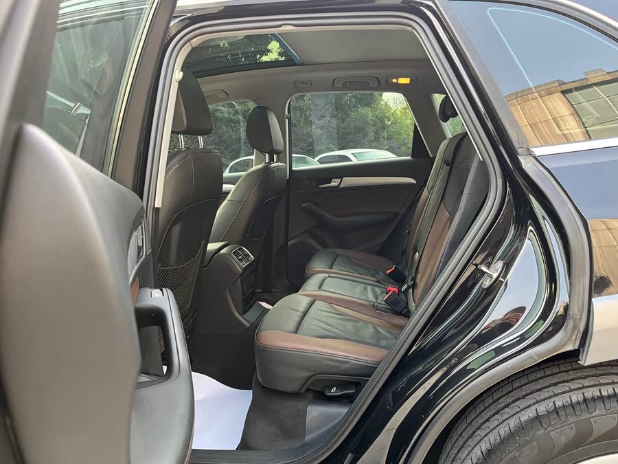 Audi Q5 2018 car image #7