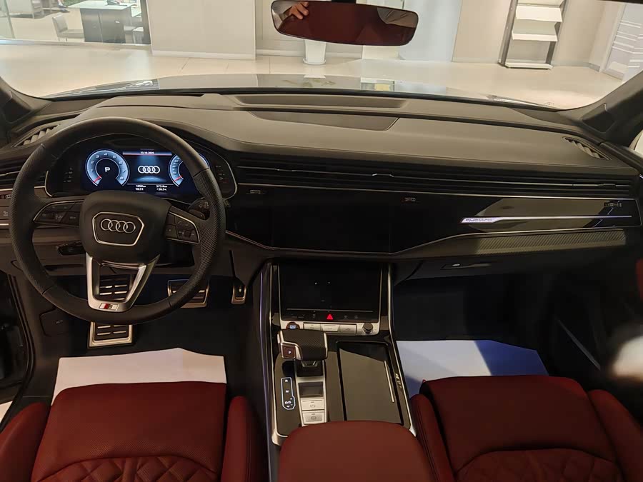 Audi SQ7 2024 car image #7