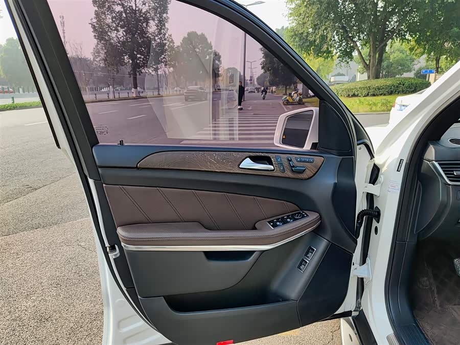 Mercedes-Benz GL Class 2017 immagine di auto #7