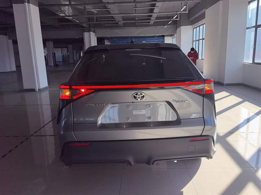 Toyota bZ4X 2022 immagine di auto #7