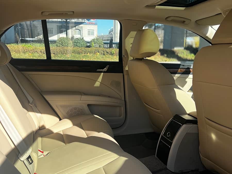 Skoda Superb 2013 car image #7