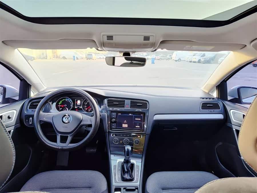 Volkswagen Golf Pure Electric 2020 #7 Volkswagen Golf Pure Electric 2020 car image #7