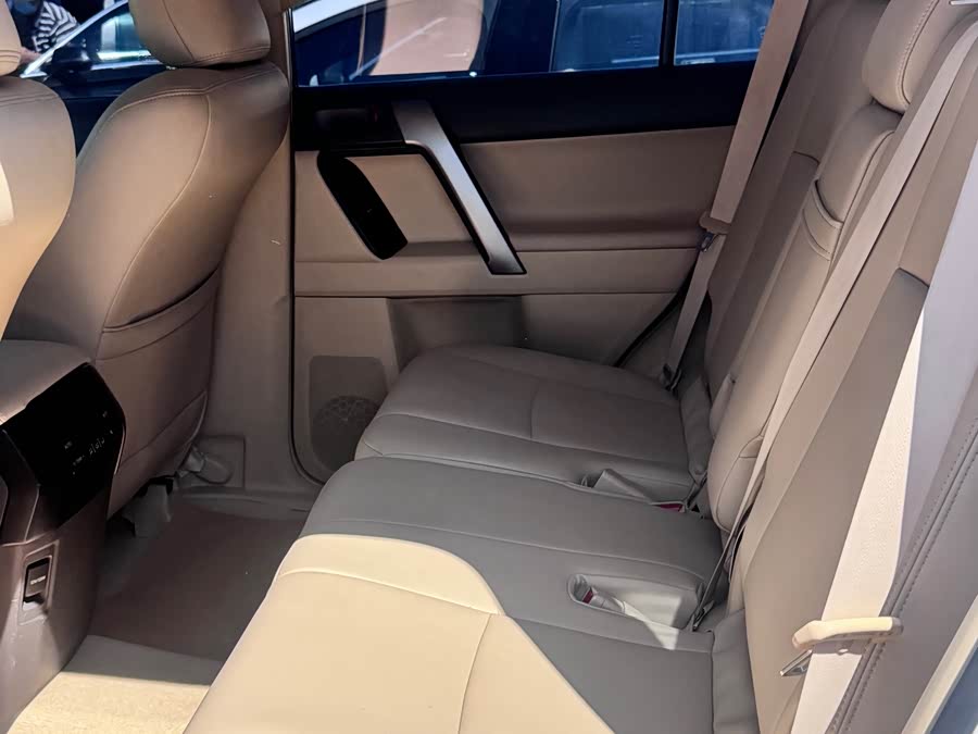Toyota Land Cruiser Prado 2015 car image #7