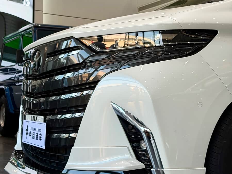 Toyota Alphard #7 Toyota Alphard car image #7