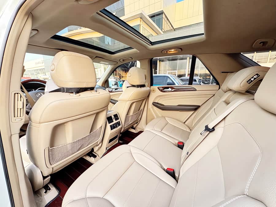 Mercedes-Benz M Class 2012 car image #7