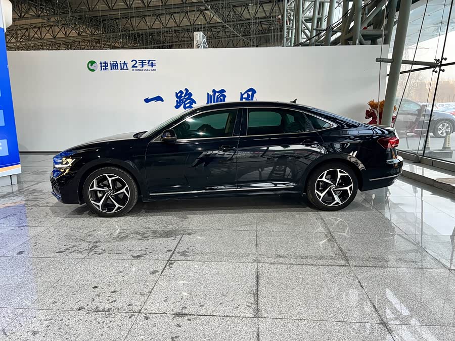Volkswagen Passat 2023 car image #7