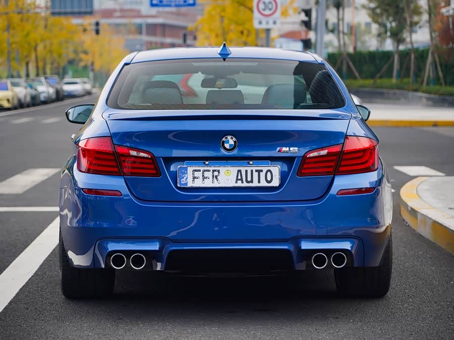 BMW M5 2012 #7 BMW M5 2012 car image #7