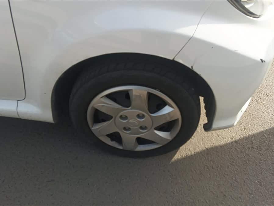 BYD e1 2020 car image #7