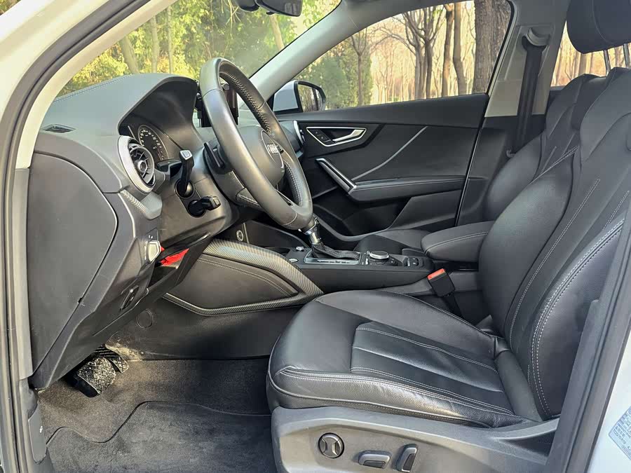 Audi Q2L 2022 car image #7