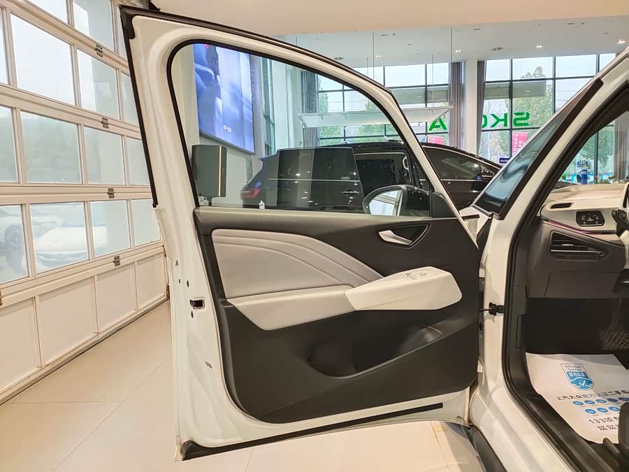 Volkswagen ID.3 2024 immagine di auto #7