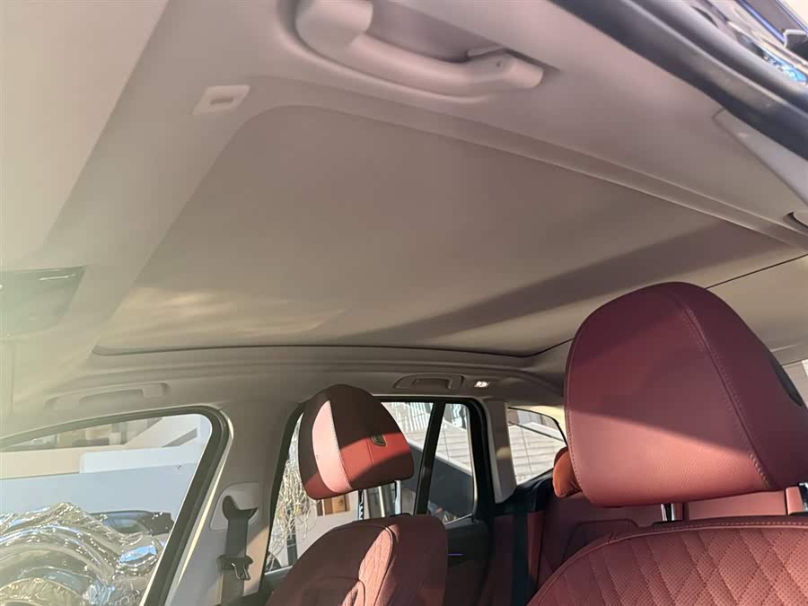 BMW iX3 2025 car image #7