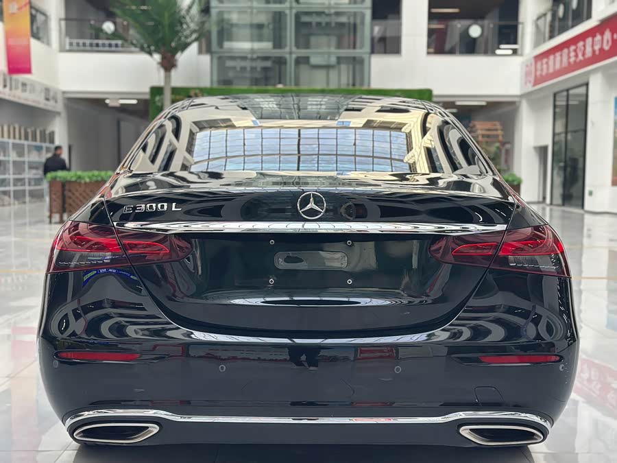 Mercedes-Benz E Class 2023 car image #7