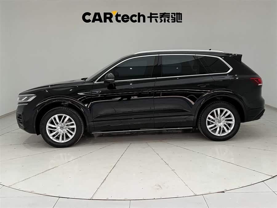 Volkswagen Touareg 2023 immagine di auto #7