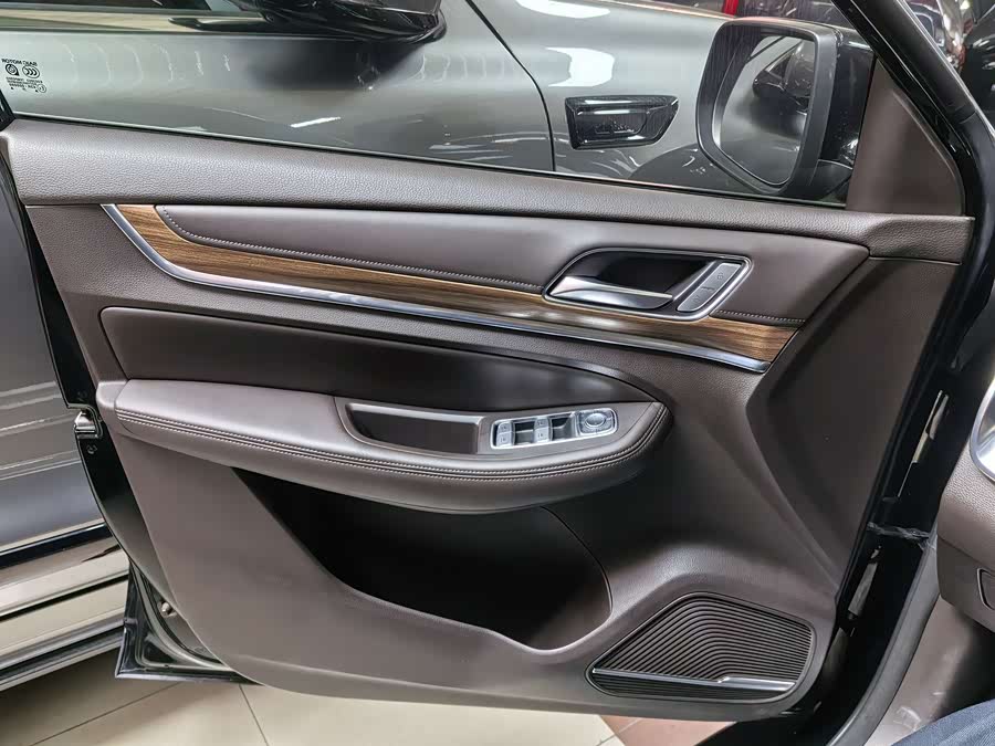 Roewe RX8 2020 изображение автомобиля #7