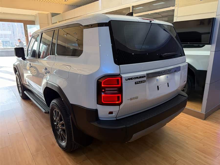 丰田 普拉多 2025 汽车图片 #7