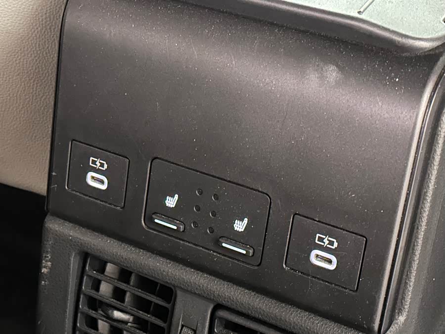 Toyota bZ4X 2023 immagine di auto #7