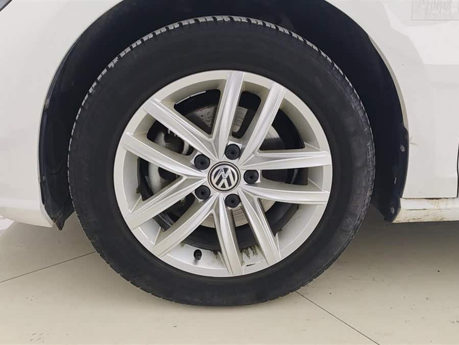 Volkswagen Golf 2020 car image #7