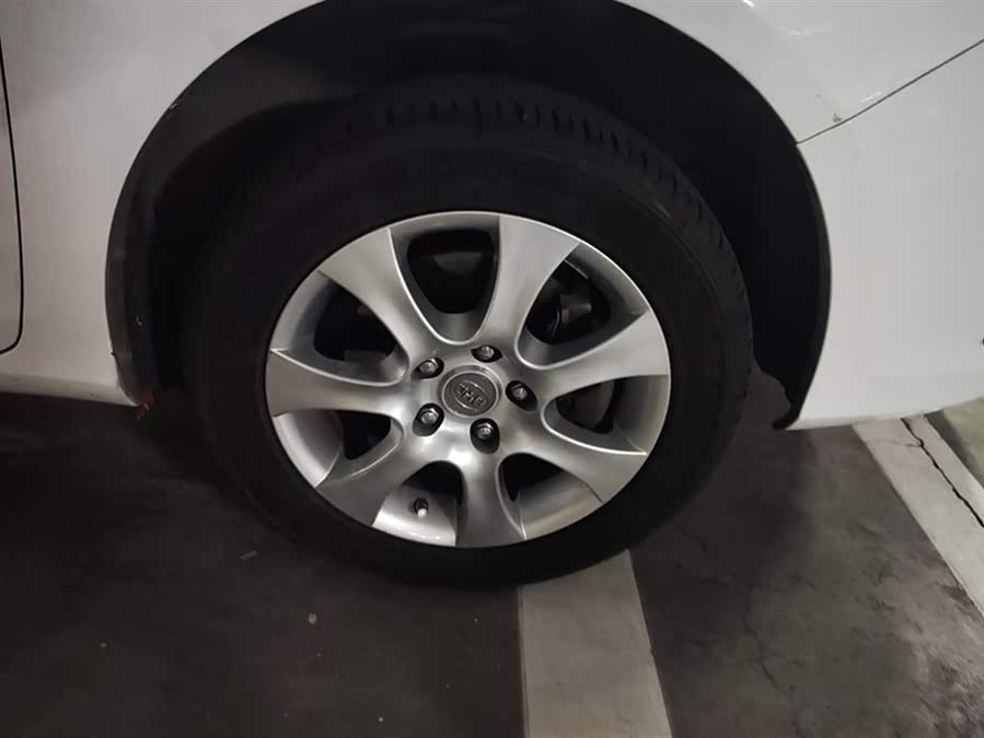 BYD e5 2016 #7 BYD e5 2016 car image #7