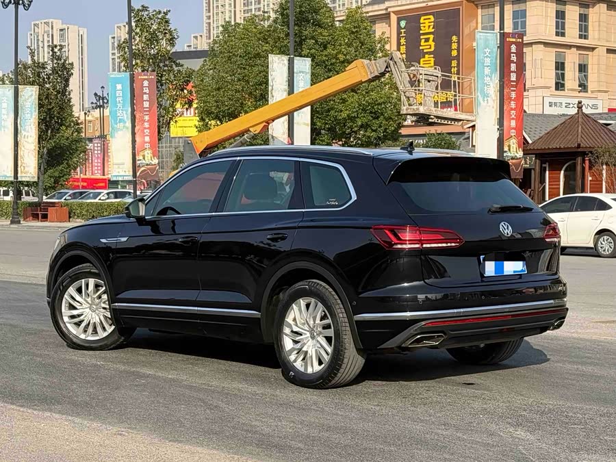 Volkswagen Touareg 2019 car image #7