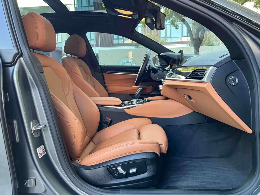 BMW 6 Series GT 2020 immagine di auto #7