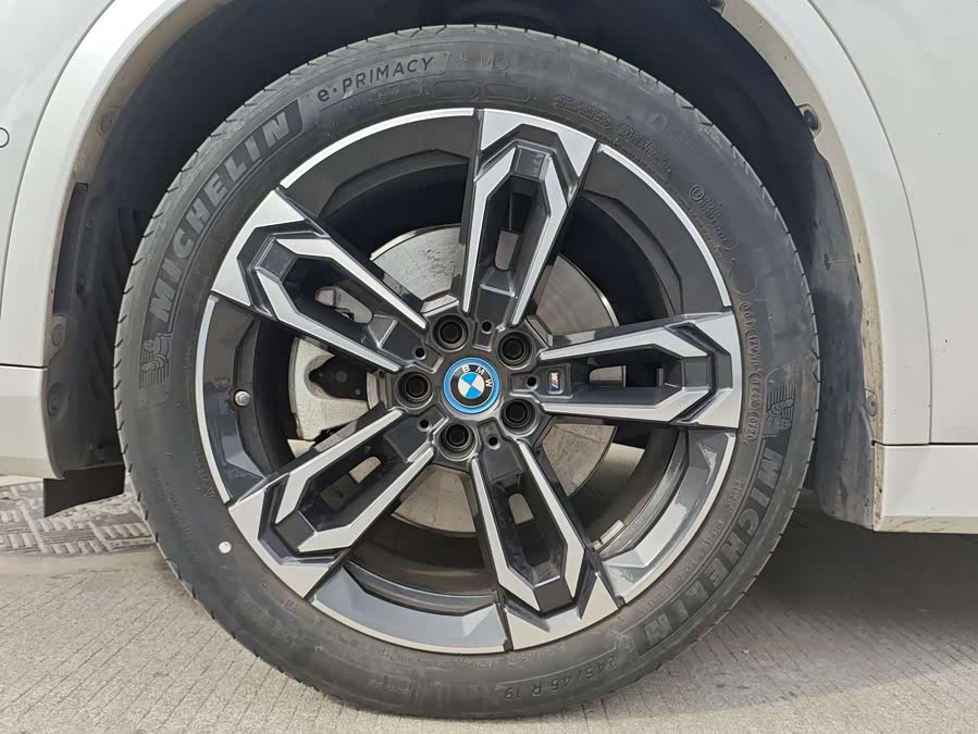 BMW iX1 2024 #7 BMW iX1 2024 car image #7