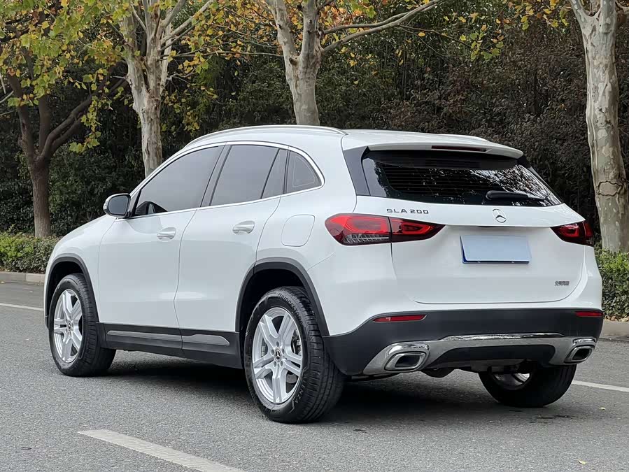 Mercedes-Benz GLA Class 2023 car image #7