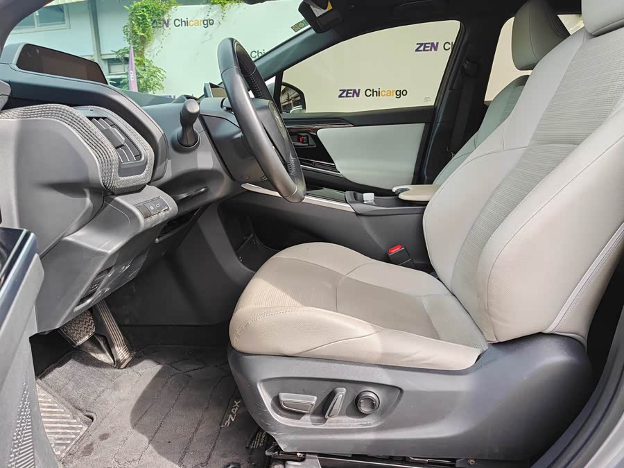 Toyota bZ4X 2022 immagine di auto #7