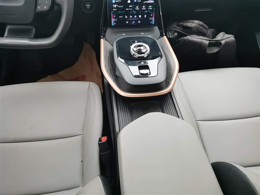 Toyota bZ3 2023 immagine di auto #7