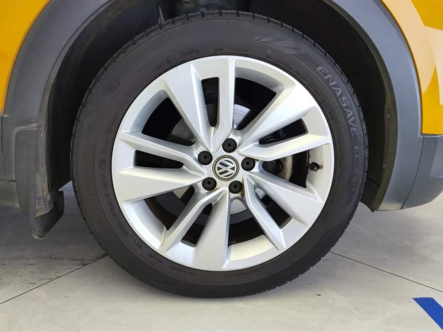 Volkswagen T-Cross 2019 car image #7
