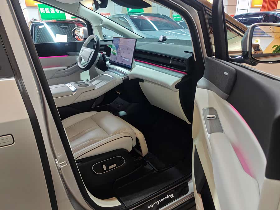 Xpeng X9 2024 imagem de carro #7