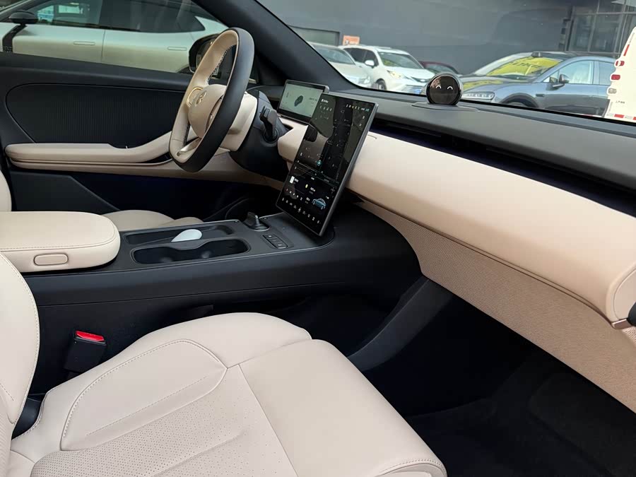 NIO ET5 2023 car image #7