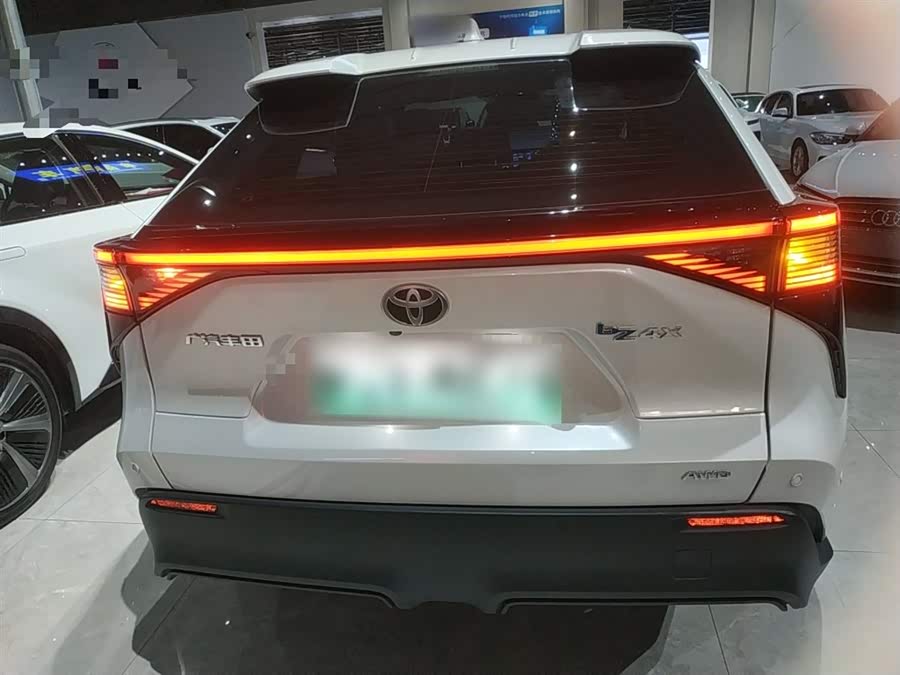 Toyota bZ4X 2022 immagine di auto #7