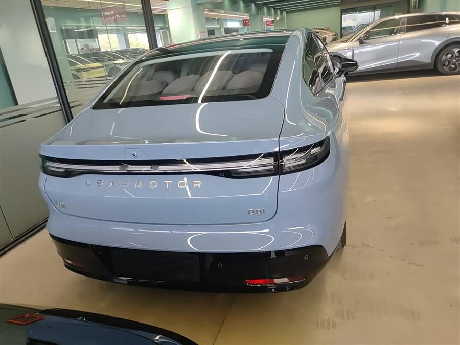 零跑汽车 零跑B01 2025 汽车图片 #7