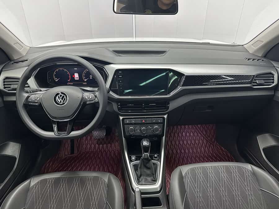 Volkswagen T-Cross 2021 car image #7