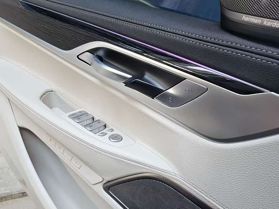 BMW 7 Series 2019 #7 BMW 7 Series 2019 car image #7