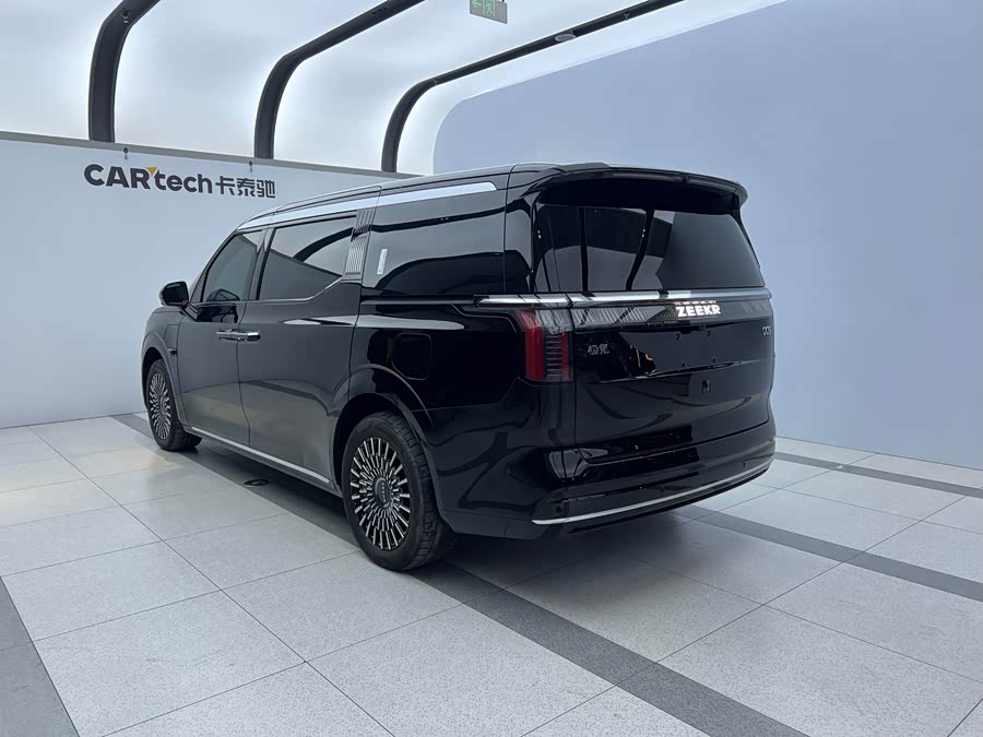 Zeekr 009 2024 imagen de coche #7