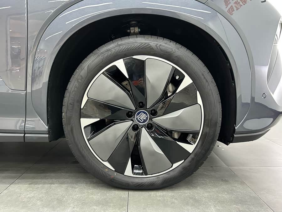 BYD Tang L 2025 صورة سيارة #7