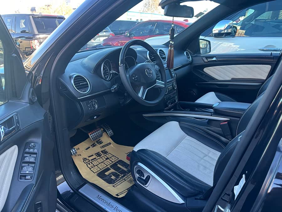 Mercedes-Benz GL Class 2012 car image #7