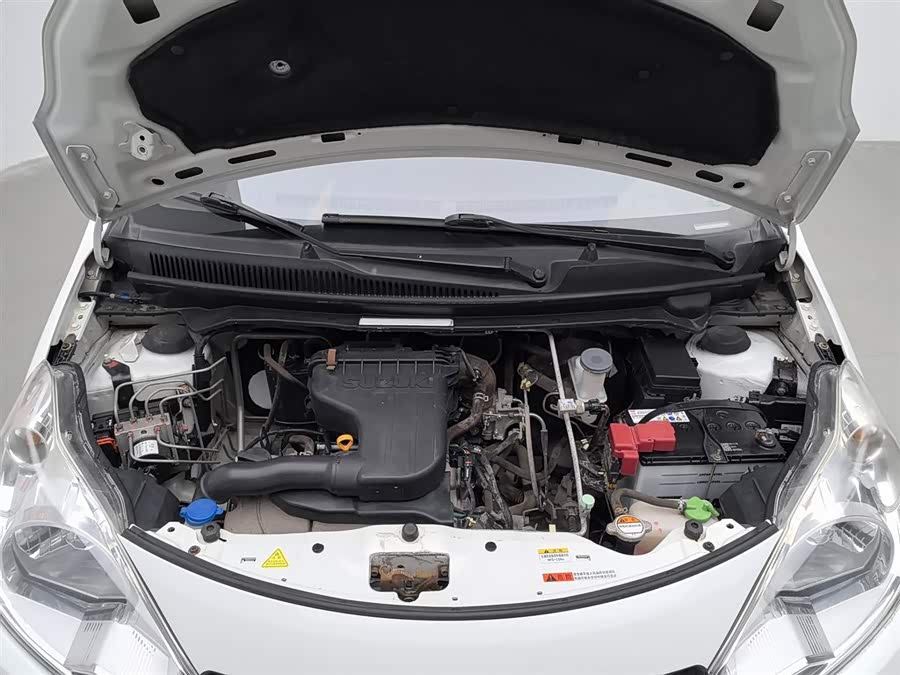 Suzuki 2013 car image #7