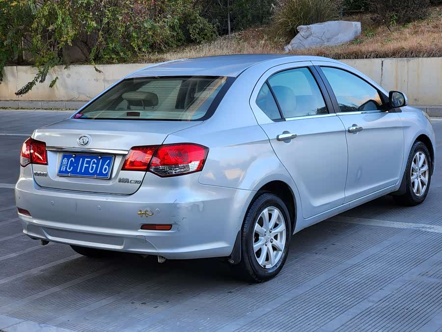 Great Wall C30 2011 car image #7