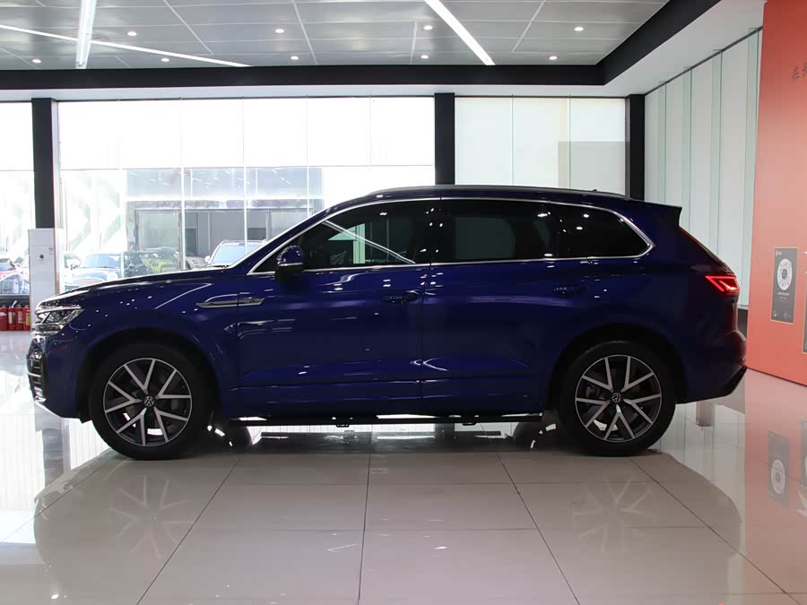 Volkswagen Touareg 2023 car image #7