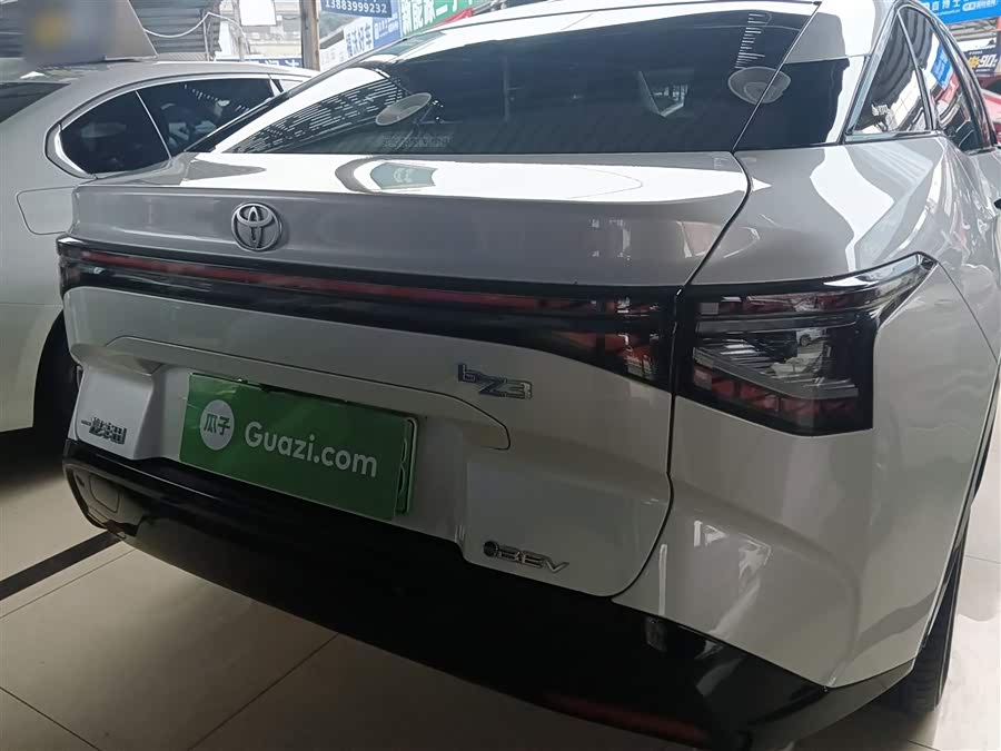 Toyota bZ3 2024 immagine di auto #7