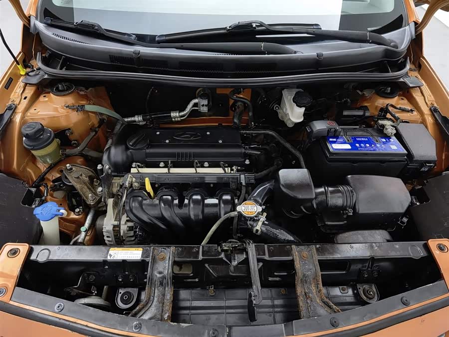 Mazda Reina Hatchback 2014 car image #7