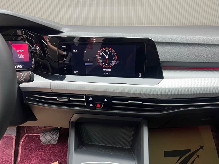 Volkswagen Golf 2023 car image #7