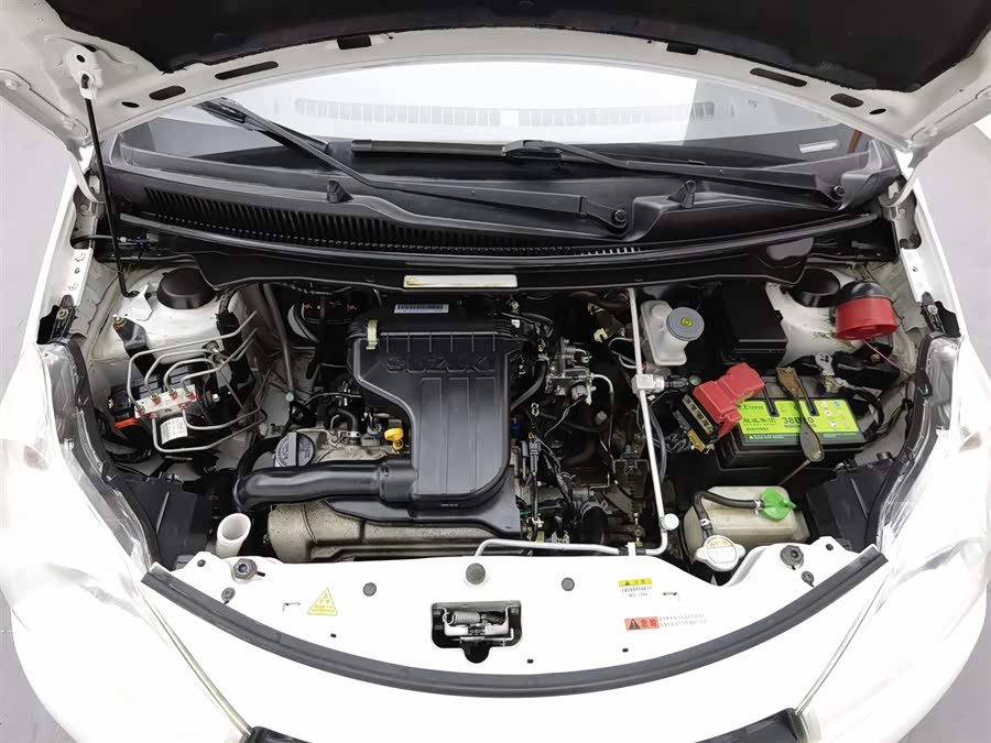 Suzuki 2014 car image #7