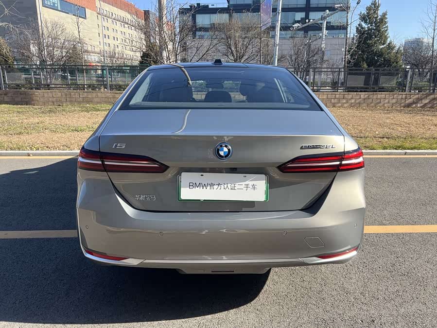 BMW i5 2024 car image #7