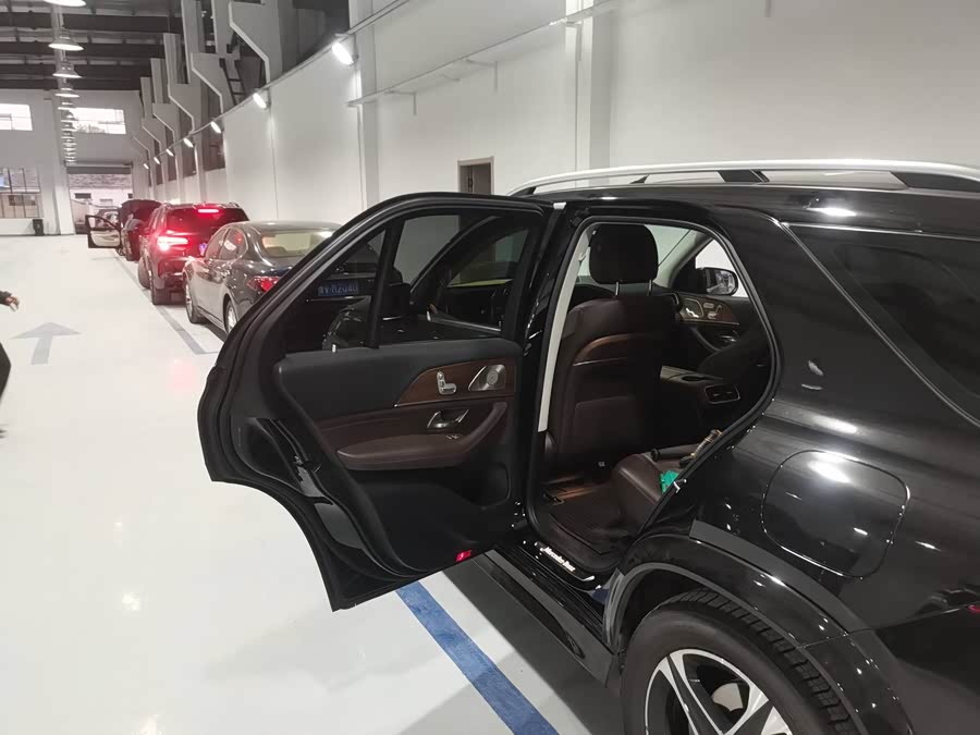 Mercedes-Benz GLE Class New Energy 2021 car image #7