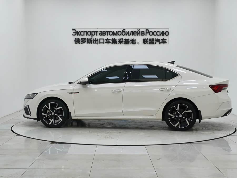 Skoda Octavia 2022 car image #7