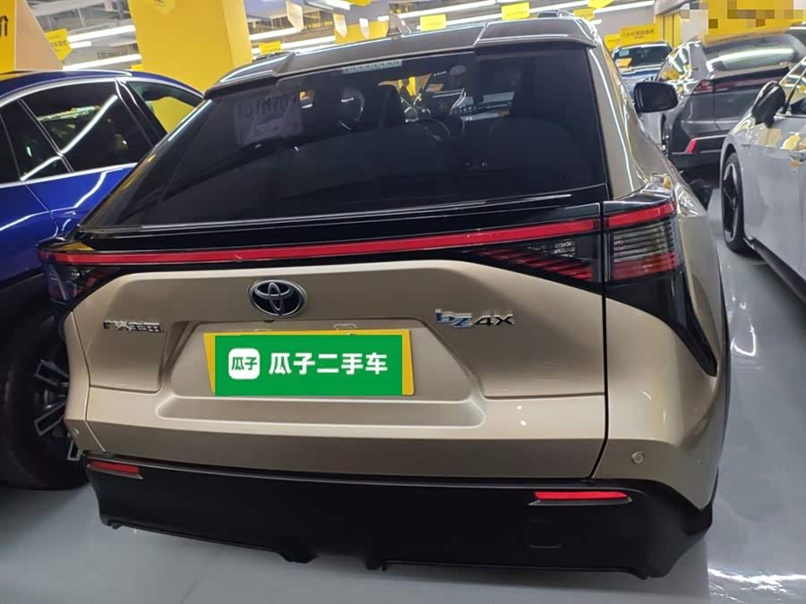 Toyota bZ4X 2022 immagine di auto #7