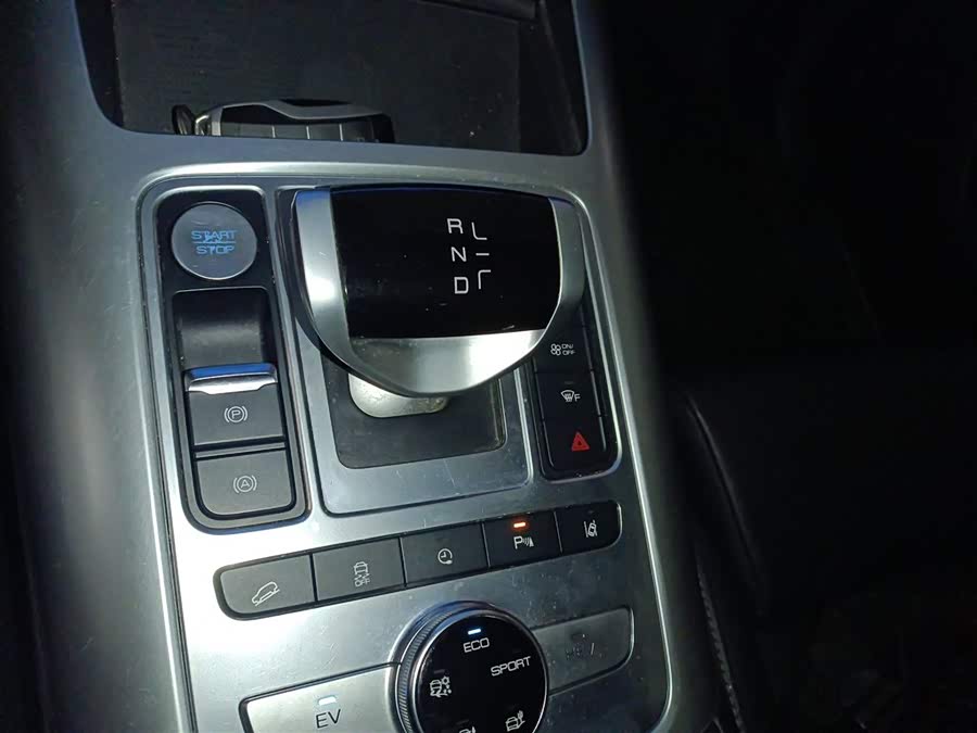 Denza X 2020 car image #7